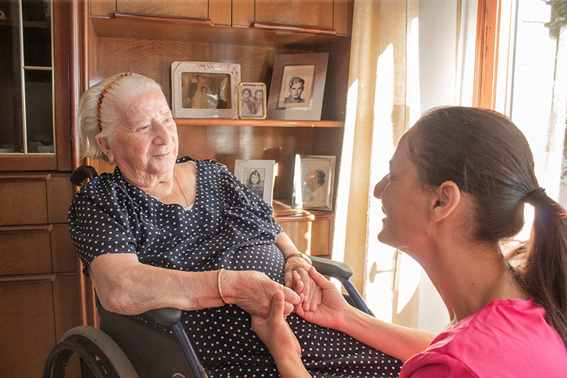 Cuidadora de ancianos interna Oliva